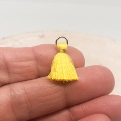 3 St. Quaste Gelb Gold, Tassel, Troddel 2 cm, DIY Schmuck machen, Quasten für Ohrringe , Gelbe Quasten