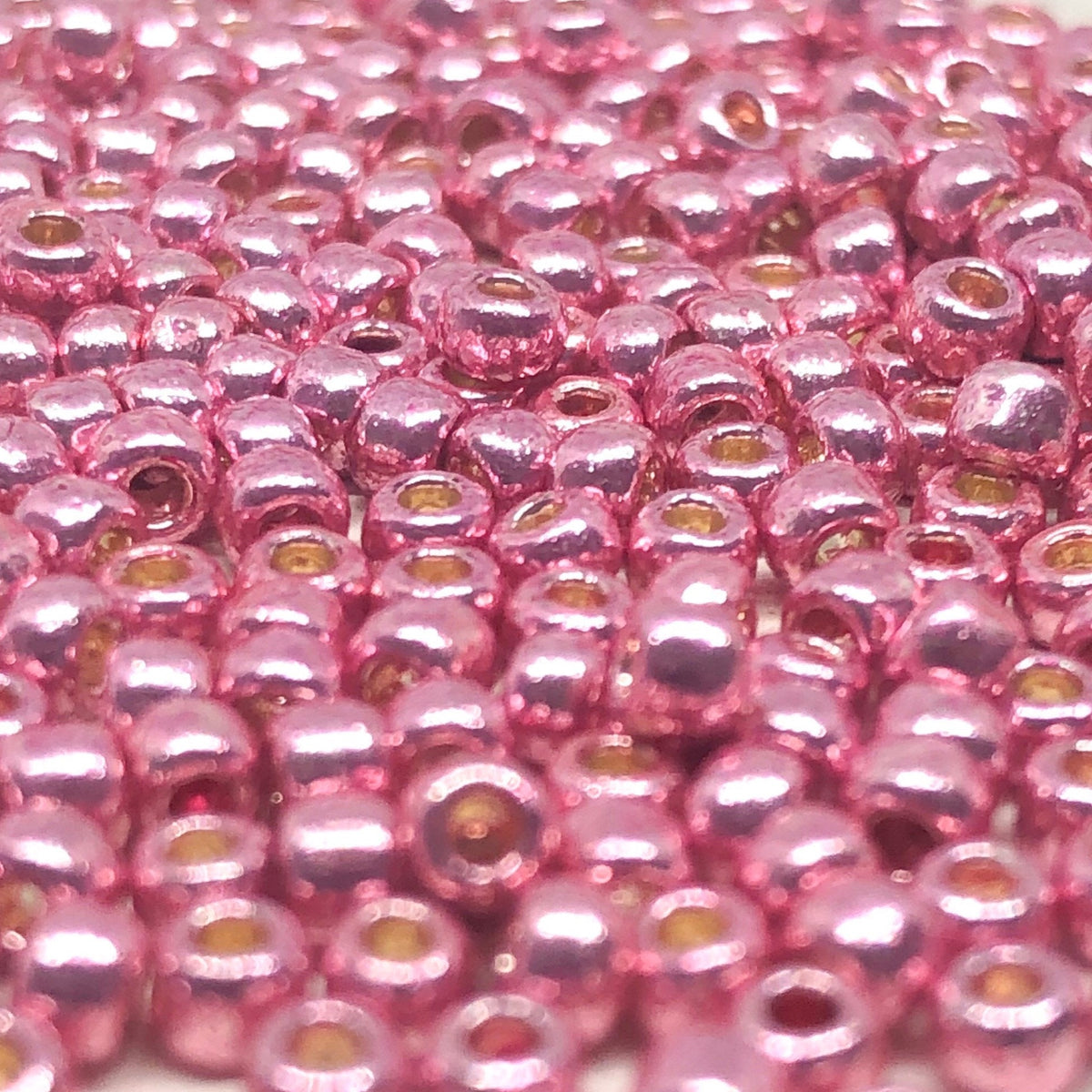 TOHO Perlen Rocaille  Rosa Metallic 10g Nr. PF 553