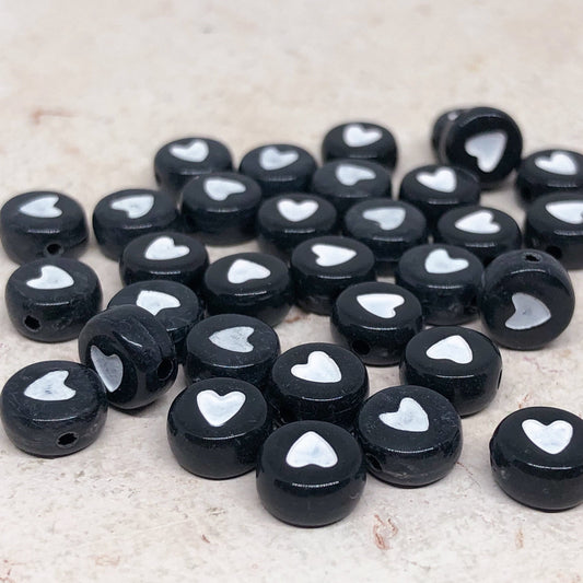 50 St. Acrylperlen mit Herz Perlen 7mm - Schwarz/Weiß