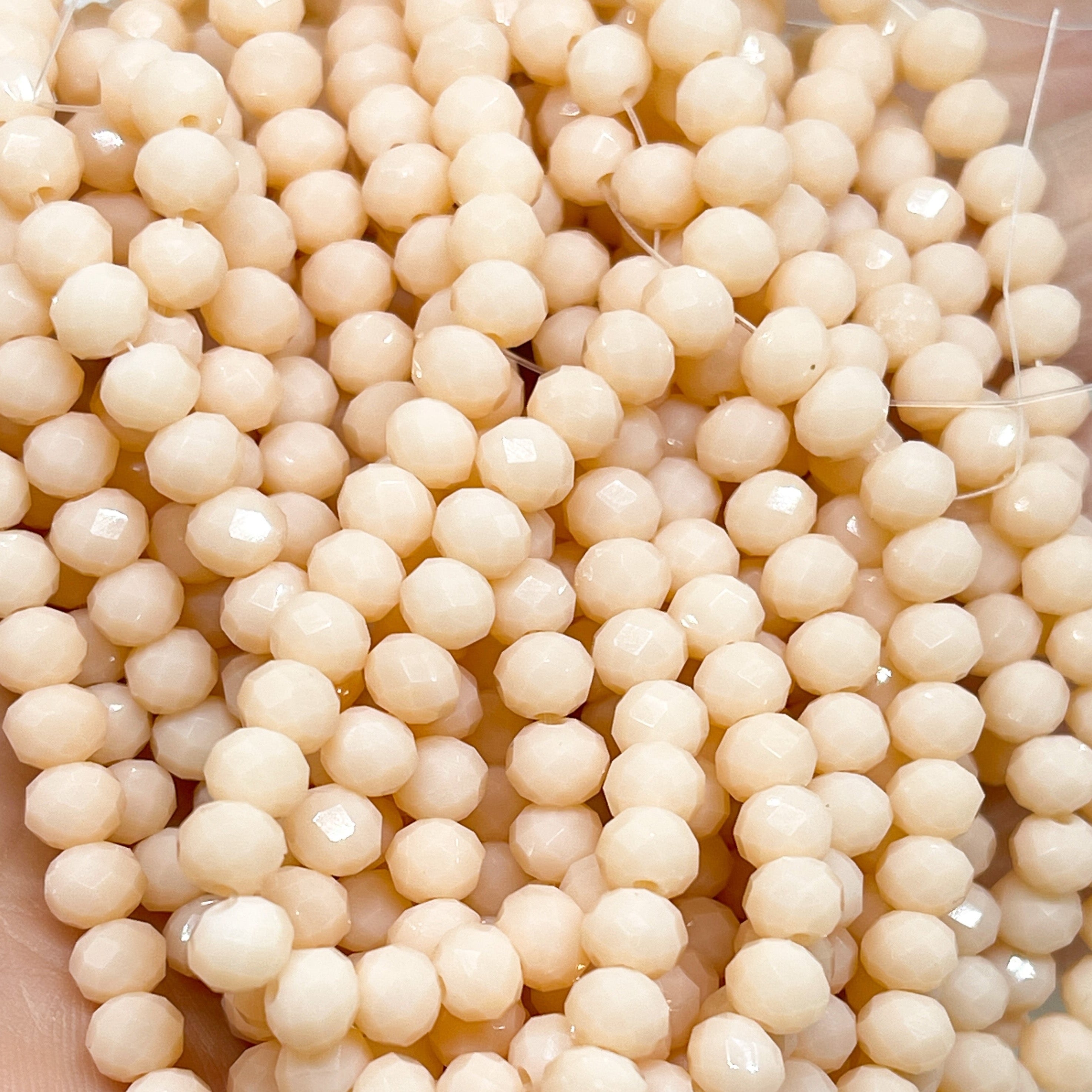 Kristallperlen 6mm Opak Beige