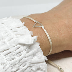 Armband mit 925 Sterling Silber Dreieck mit beige Band